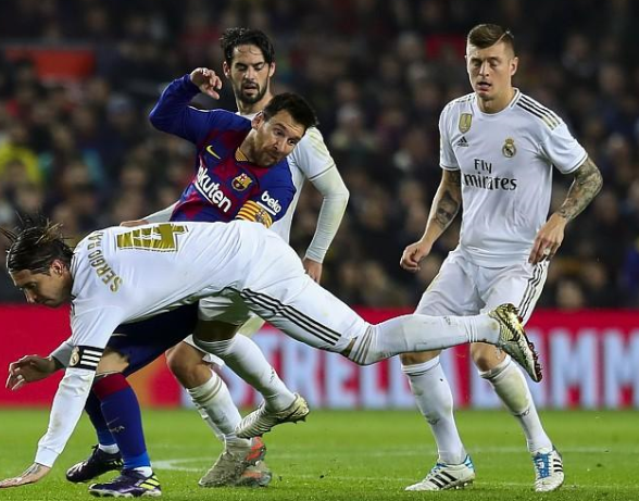 UFC夜战：北城银狐队强势横扫江汉猎隼队，速度优势明显中场绞杀压制对手的简单介绍